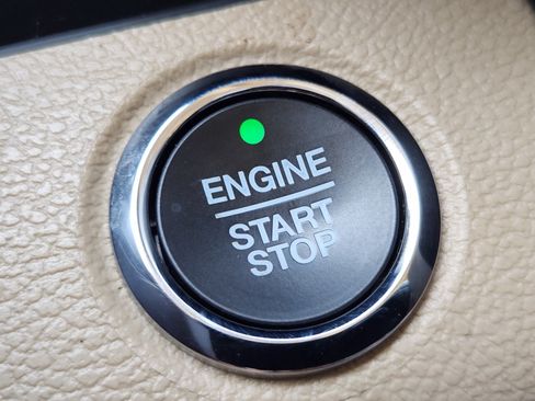 Used 2019 Ford F150 Lariat w/ Equipment Group 502A Luxury AWD/4WD image 21
