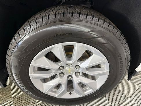 Used 2020 Chevrolet Silverado 1500 Custom w/ Custom Value Package image 12