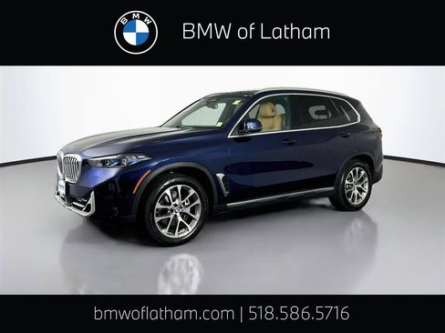 Used 2025 BMW X5 xDrive40i w/ Parking Assistance Package AWD/4WD image 1