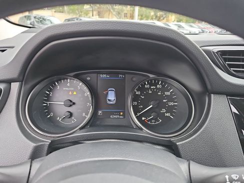 Used 2021 Nissan Rogue Sport S image 19