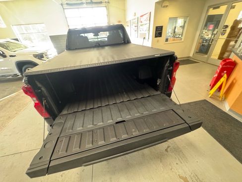 Used 2022 Chevrolet Silverado 1500 Custom Trail Boss image 9