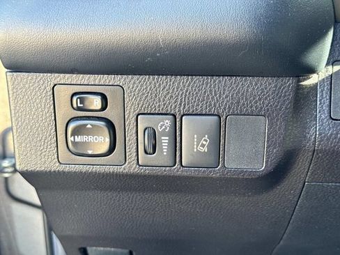 Used 2018 Toyota RAV4 XLE FWD image 27