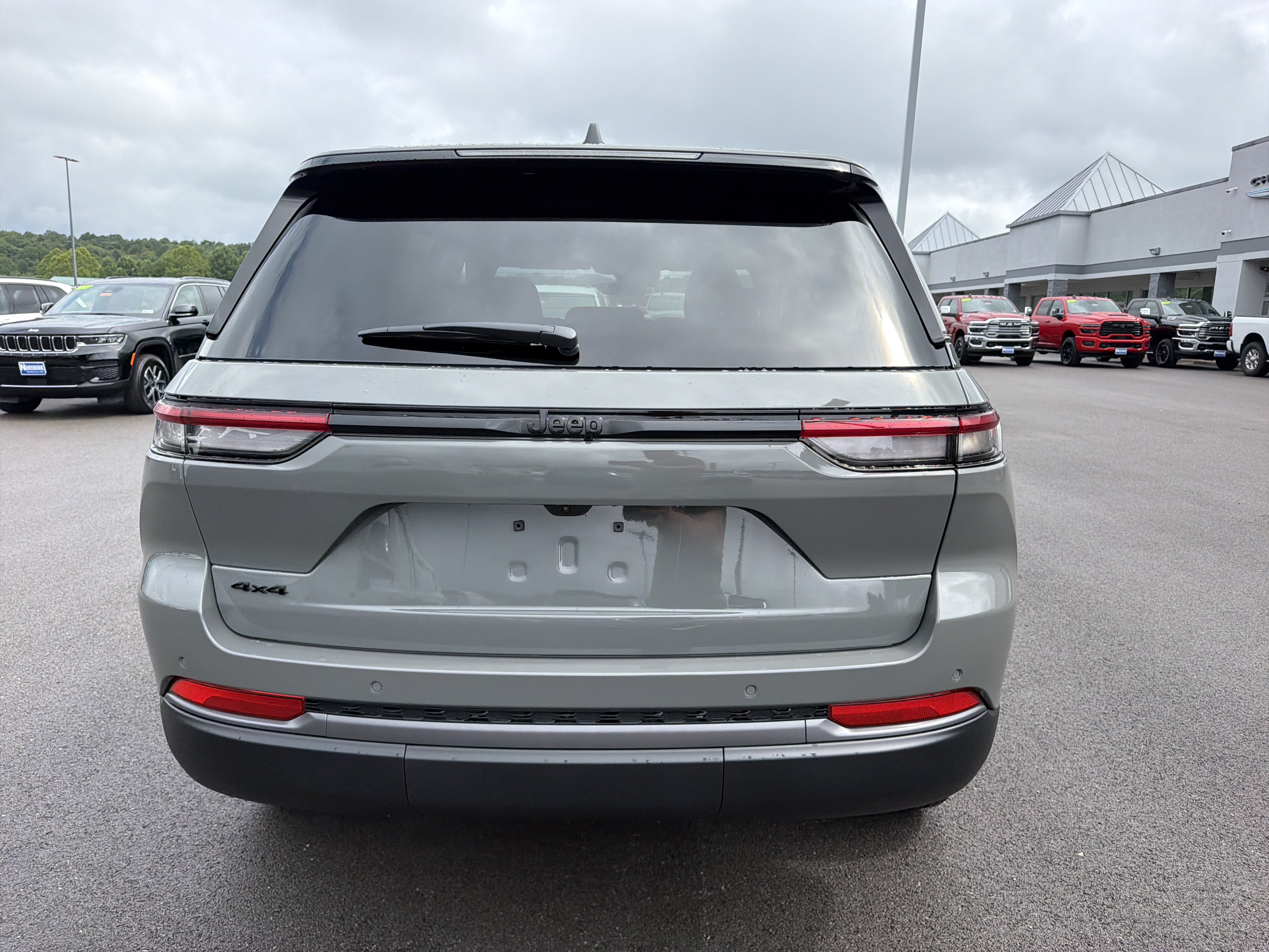 New 2027 Jeep Grand Cherokee 4WD image 7
