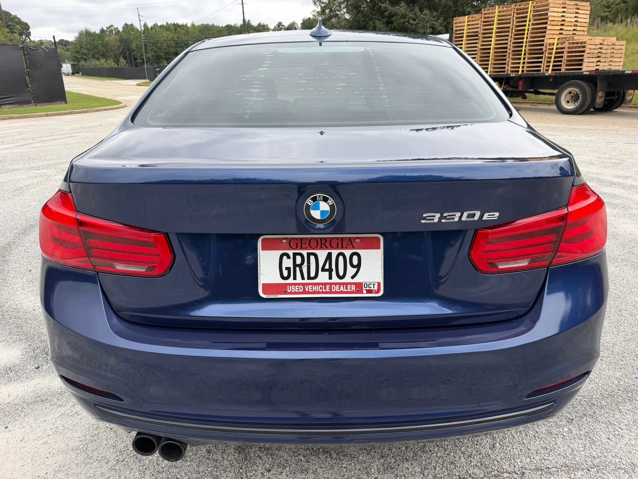 Used 2017 BMW 330e RWD image 4