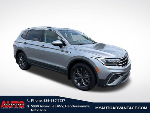 Used 2023 Volkswagen Tiguan SE FWD image 3
