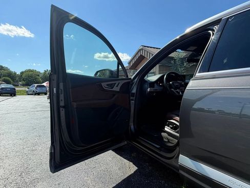 Used 2019 Audi Q7 2.0T Premium Plus w/ Premium Plus Package AWD/4WD image 11