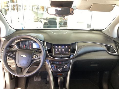 Certified 2022 Chevrolet Trax LS w/ Tint and Cruise Package image 20