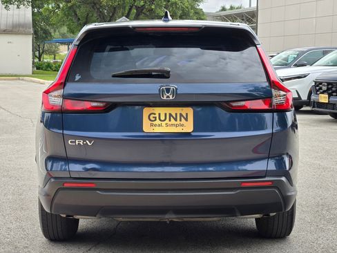 Used 2023 Honda CR-V LX image 4