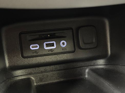 Used 2020 Chevrolet Equinox Premier image 39