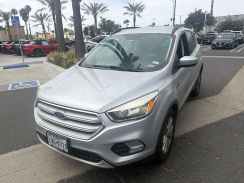 Used 2018 Ford Escape SE FWD image 25