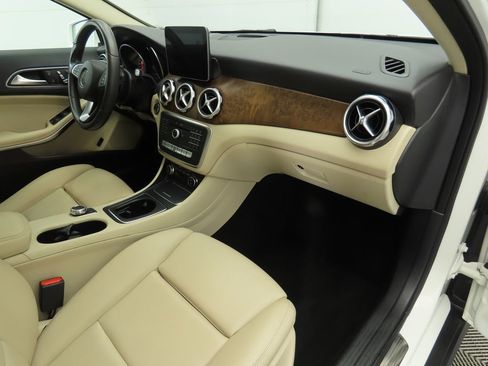 Used 2018 Mercedes-Benz GLA 250 image 15