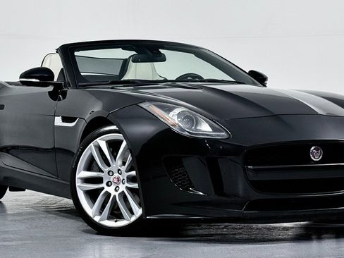 Used 2016 Jaguar F-TYPE S image 2