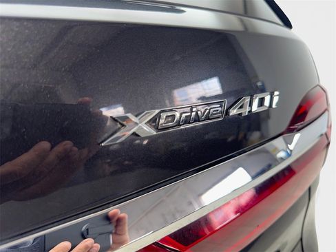 Used 2021 BMW X7 xDrive40i w/ Premium Package image 24