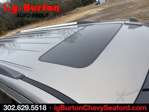 Used 2017 Chevrolet Suburban Premier image 7