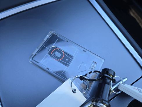 Used 2023 Tesla Model Y Long Range image 30