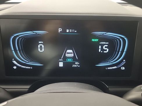 Used 2025 Kia Niro LX image 24