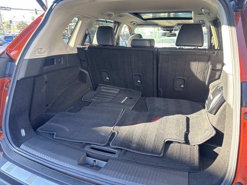 Used 2021 Nissan Rogue SL w/ Premium Package image 8