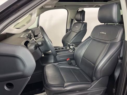 Used 2025 Ford Expedition Platinum AWD/4WD image 19