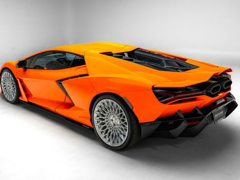 Used 2024 Lamborghini Revuelto AWD/4WD image 7