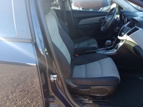 Used 2015 Chevrolet Cruze LS image 13