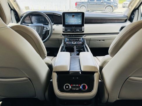 Used 2021 Lincoln Navigator Reserve w/ Luxury Package AWD/4WD image 31