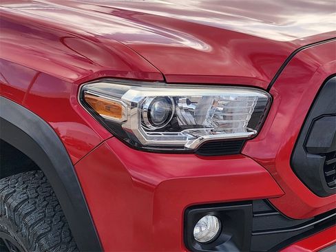 Used 2016 Toyota Tacoma SR image 8