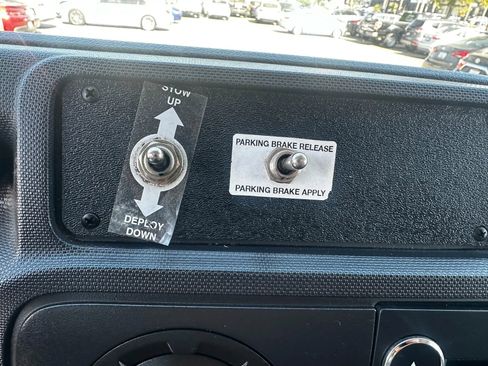 Used 2011 Ford E-350 and Econoline 350 XLT image 31