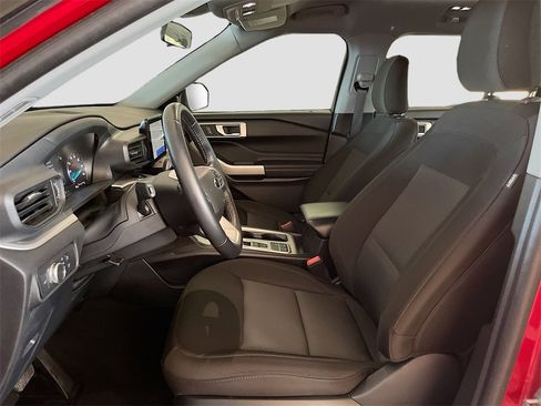 Used 2022 Ford Explorer XLT w/ Class IV Trailer Tow Package image 21