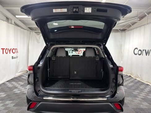 Used 2022 Toyota Highlander Limited AWD/4WD image 18