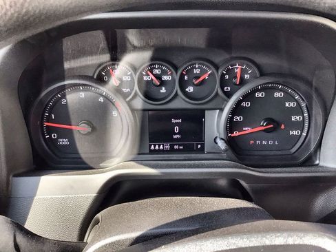 Used 2025 Chevrolet Silverado 2500 Custom w/ Custom Value Package image 12