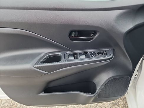 Used 2022 Nissan Versa S FWD image 10