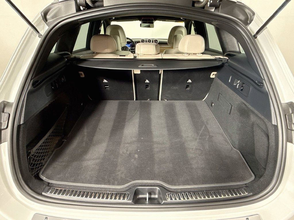 Used 2023 Mercedes-Benz GLC 300 4MATIC image 24