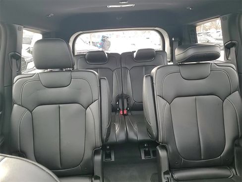 Used 2024 Jeep Grand Cherokee L Limited image 20