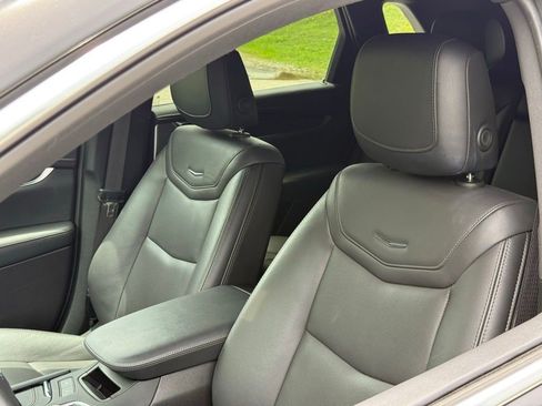 Certified 2025 Cadillac XT5 Premium Luxury w/ LPO, Floor Liner Package AWD/4WD image 17