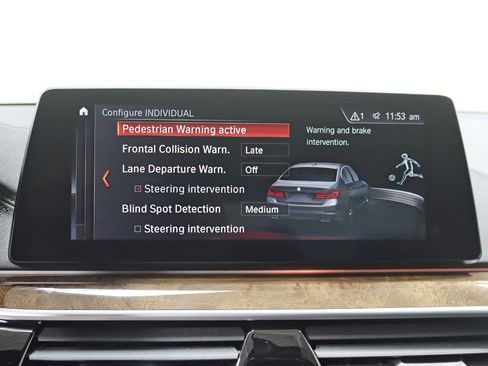 Used 2019 BMW M550i xDrive w/ Dynamic Handling Package image 26