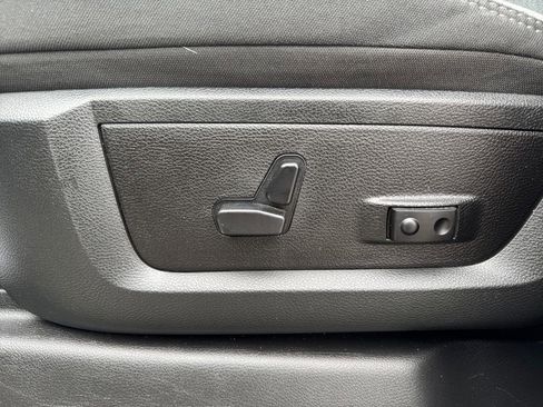 Used 2024 RAM 2500 Big Horn image 25