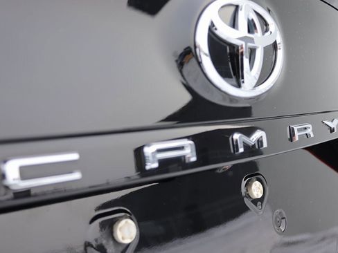 Used 2018 Toyota Camry XSE image 26