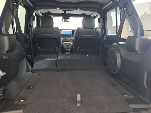 Used 2025 Jeep Wrangler Sahara w/ Dual Top Group image 27