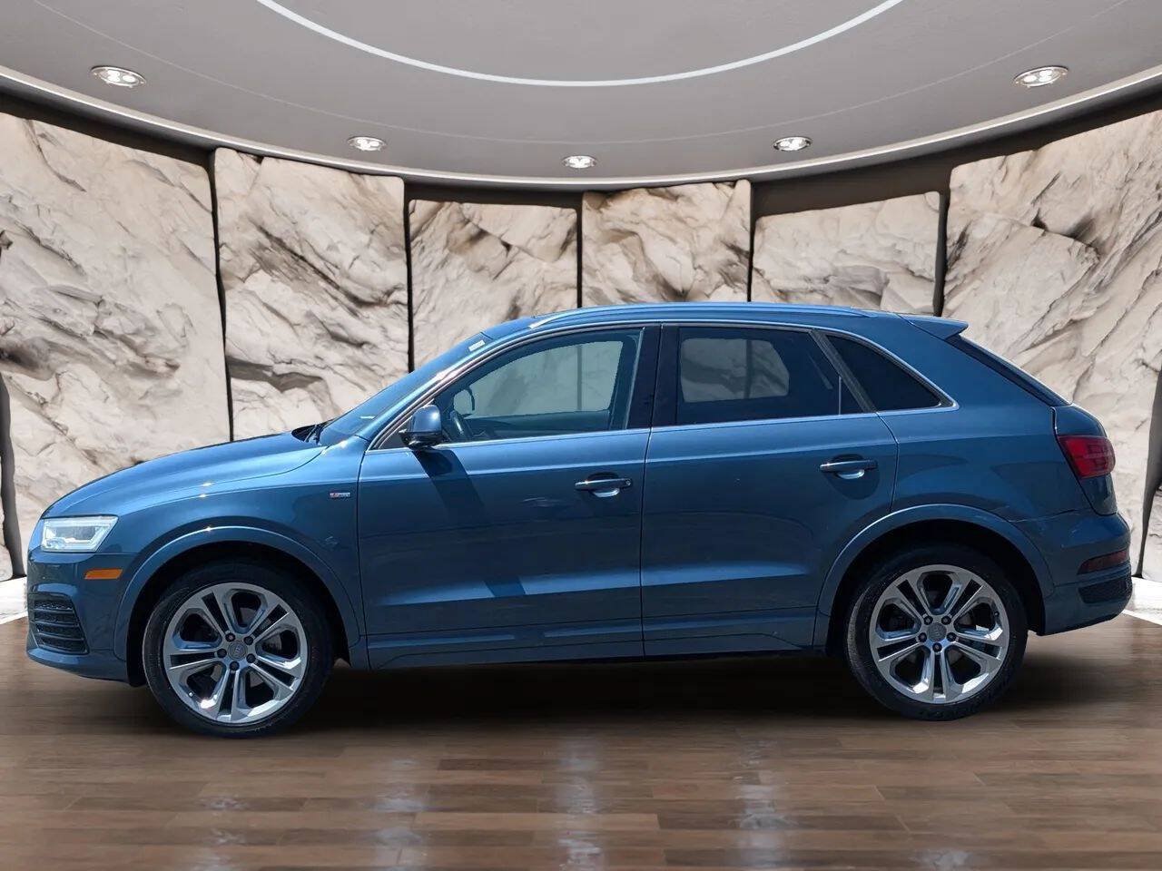 Used 2016 Audi Q3 2.0T Prestige w/ Prestige Package AWD/4WD image 3