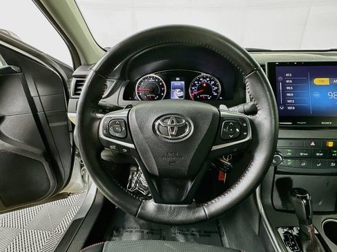 Used 2017 Toyota Camry SE FWD image 13