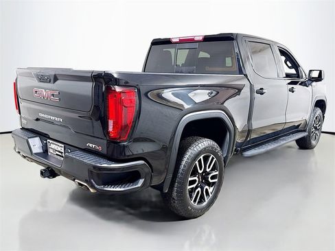 Certified 2022 GMC Sierra 1500 AT4 w/ AT4 Preferred Package image 4