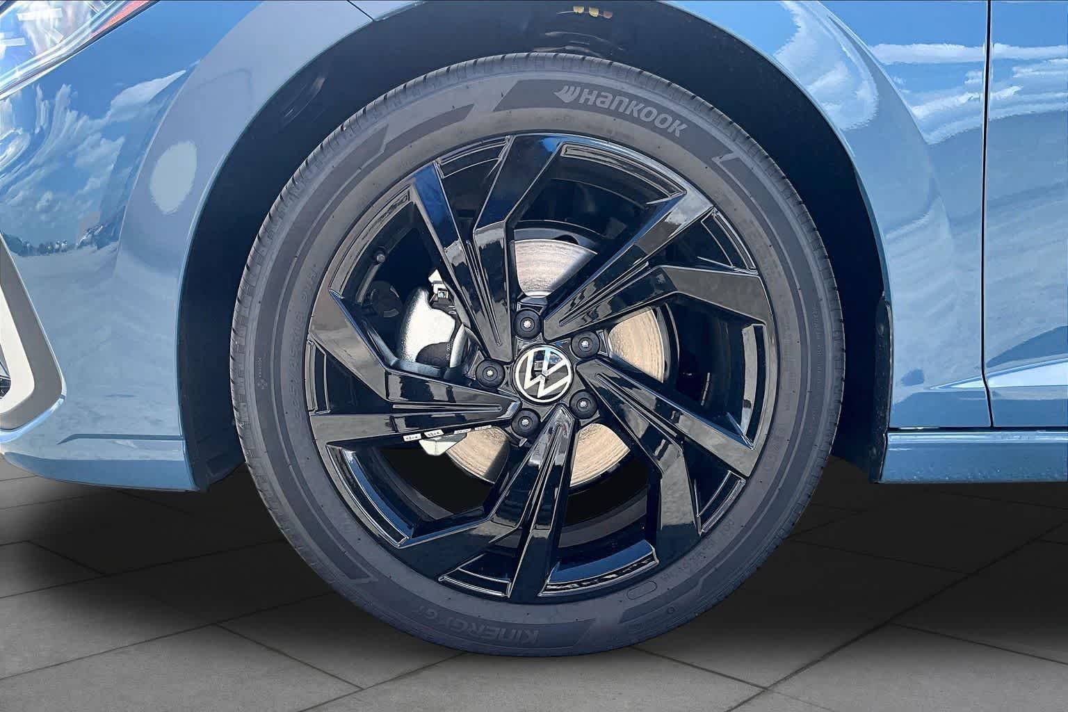 New 2027 Volkswagen Jetta SE FWD image 11