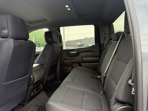 Used 2022 Chevrolet Silverado 1500 Custom Trail Boss AWD/4WD image 15