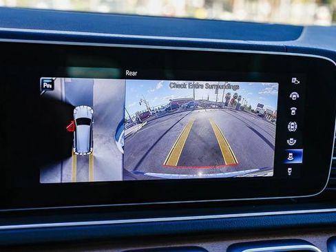 Used 2022 Mercedes-Benz GLS 450 4MATIC image 24