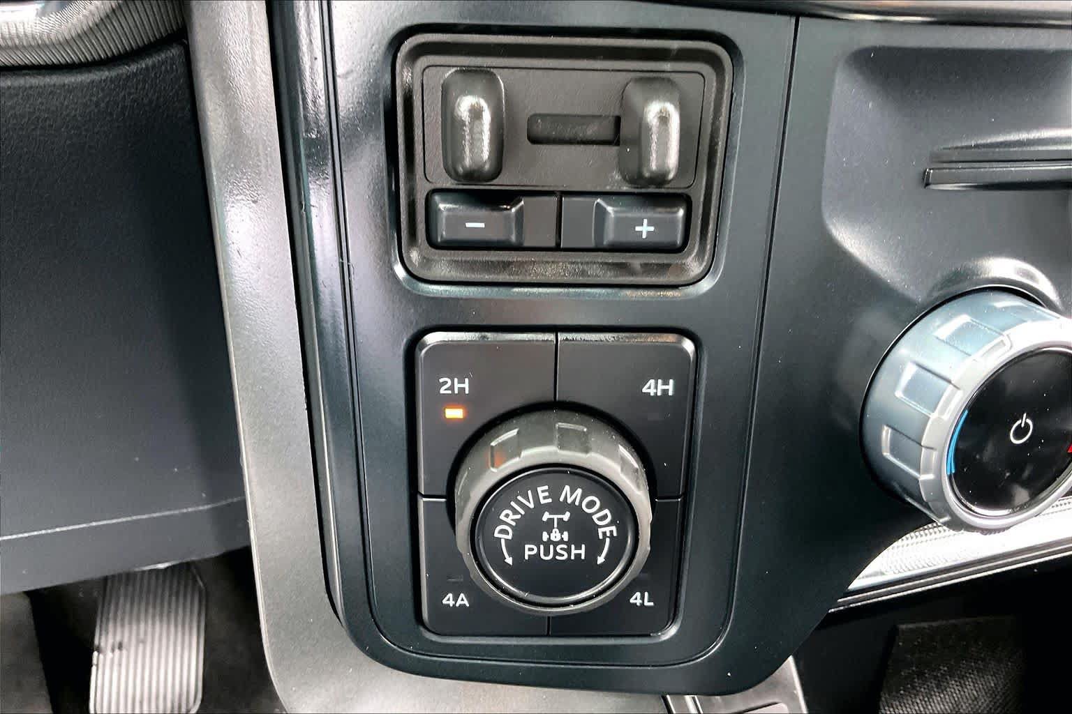 Used 2025 Ford F150 Lariat w/ Equipment Group 501A Mid AWD/4WD image 31