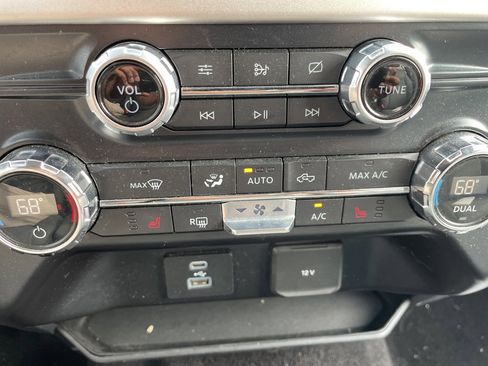 Used 2021 Ford F150 XLT w/ Equipment Group 302A High image 18