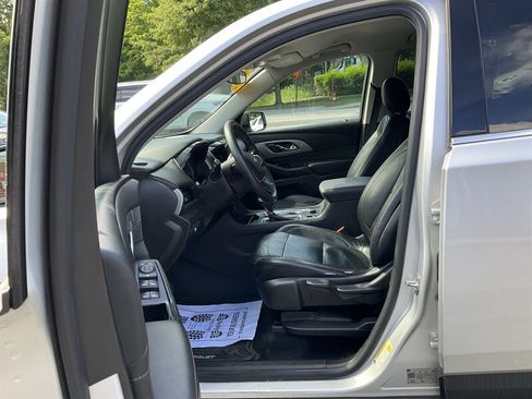 Used 2019 Chevrolet Traverse LS AWD/4WD image 17