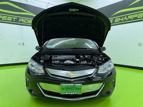 Used 2017 Chevrolet Volt Premier w/ Driver Confidence II Package FWD image 4