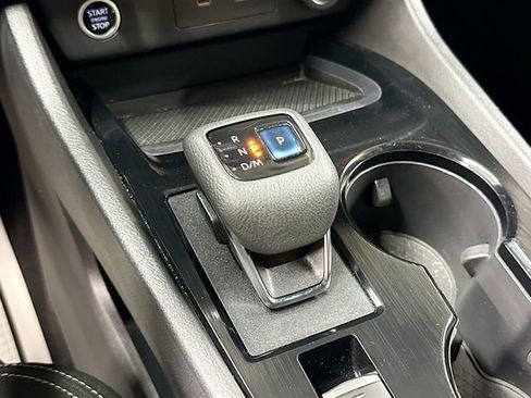 Used 2021 Nissan Rogue SV image 16