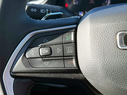 Certified 2023 Jeep Grand Cherokee Laredo image 22